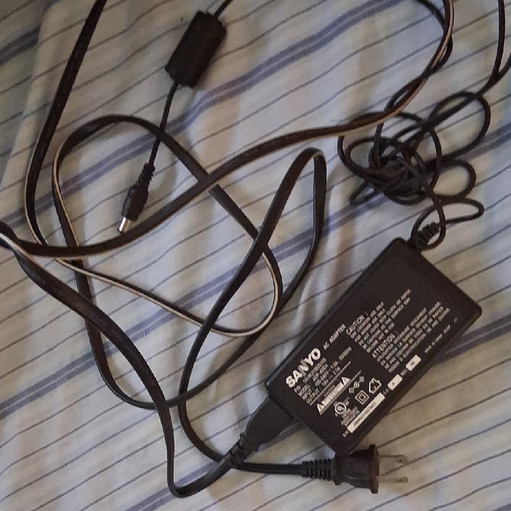 Sanyo Black Power Adapter